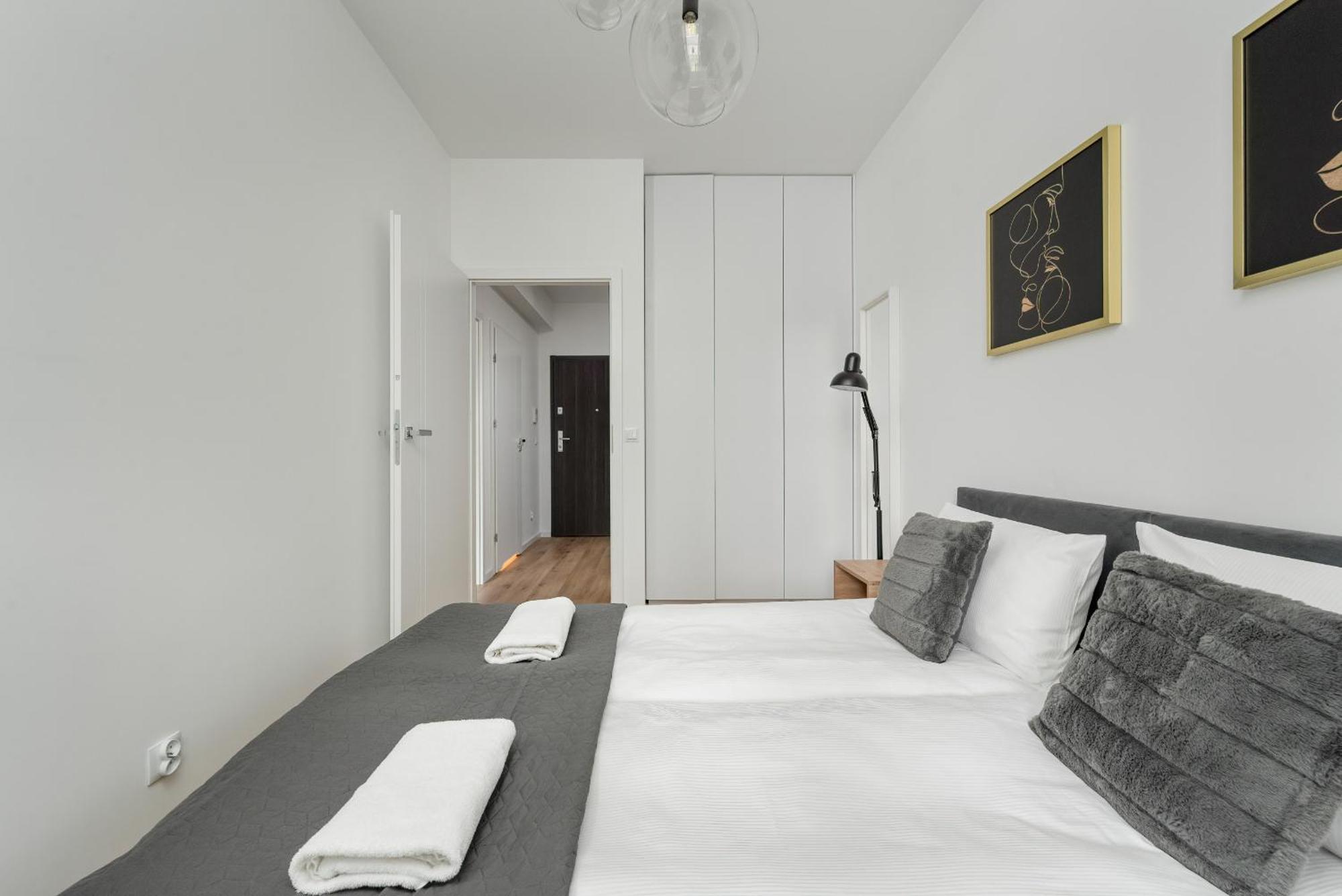 Mieszczanska Modern With Balcony & Free Parking By Renters Wroclaw