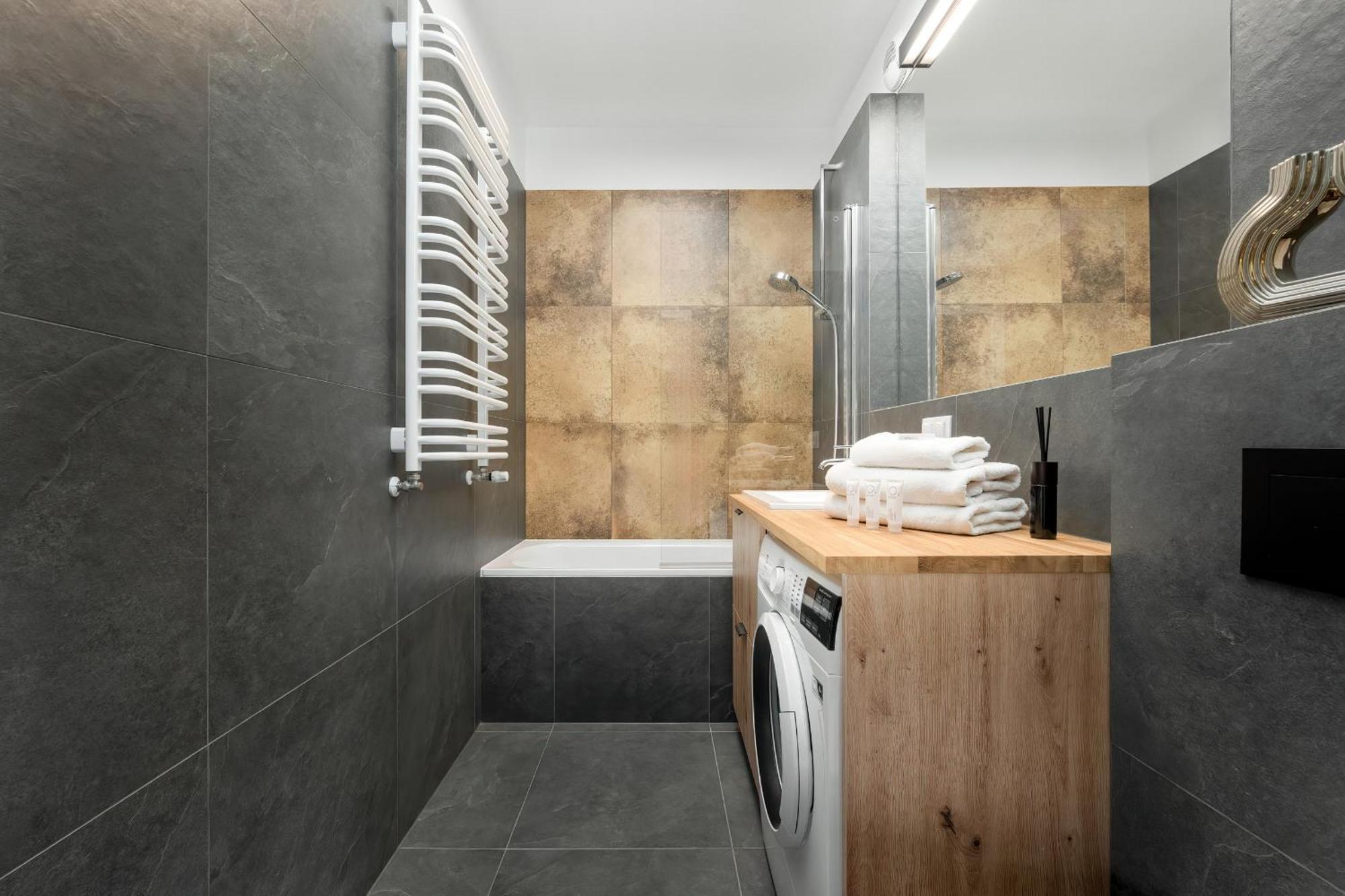 Mieszczanska Modern With Balcony & Free Parking By Renters